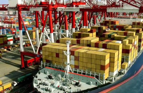 新加坡成為一個(gè)國(guó)際貿(mào)易重鎮(zhèn)