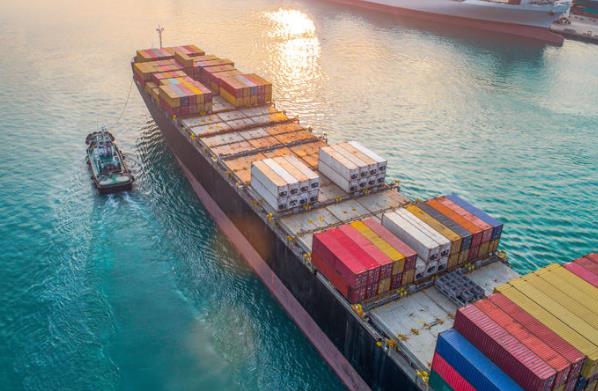 國際物流作為支撐網(wǎng)購產(chǎn)業(yè)的重要一環(huán)，正面臨著諸多的挑戰(zhàn)和機(jī)遇