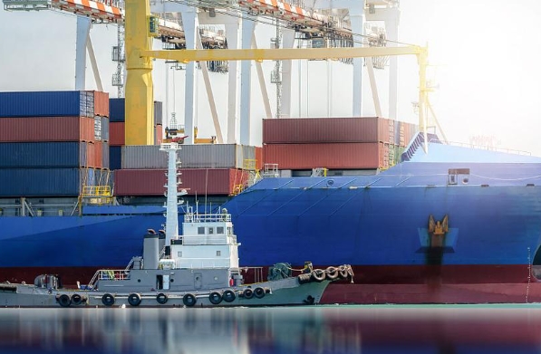 上海國(guó)際物流不斷蓬勃發(fā)展，為全球貿(mào)易提供了重要支持