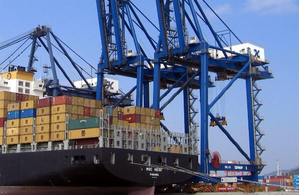 隨著全球貿(mào)易的日益繁榮，國(guó)際貨代行業(yè)也呈現(xiàn)出一些新的發(fā)展趨勢(shì)