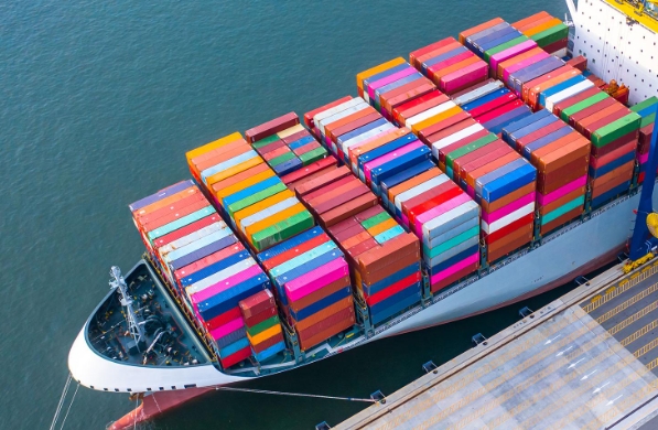 美國專線的完善關(guān)乎兩國經(jīng)濟(jì)的繁榮，是推動(dòng)全球物流進(jìn)步的關(guān)鍵力量