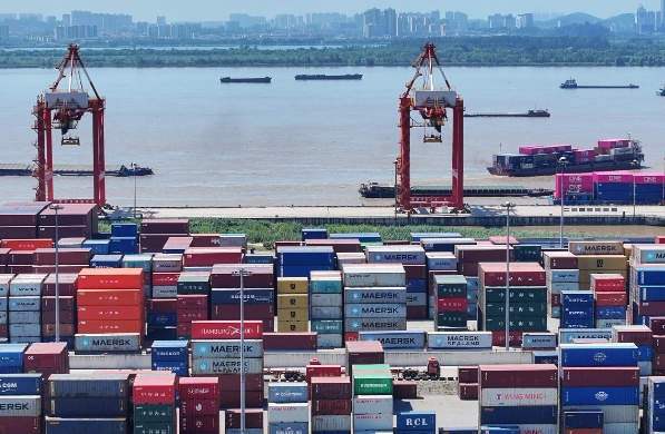 上海貨代的獨特優(yōu)勢、發(fā)展趨勢及其在全球貿(mào)易中的重要作用是什么？